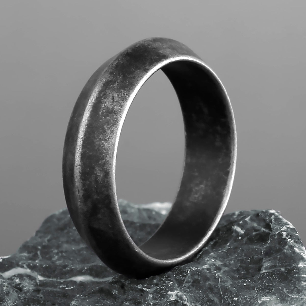 Retro Simple Ring Inscribed Inside with The Inscription Never Give Up