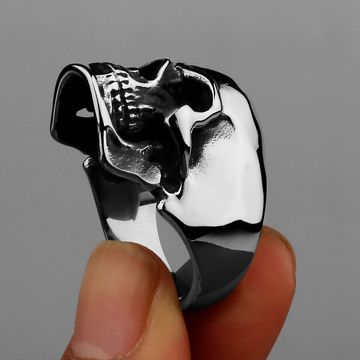 Retro Skull Stainless Steel Ring Men's Motorcycle Gothic Street Hip Hop Skull Ring Accessories Gift