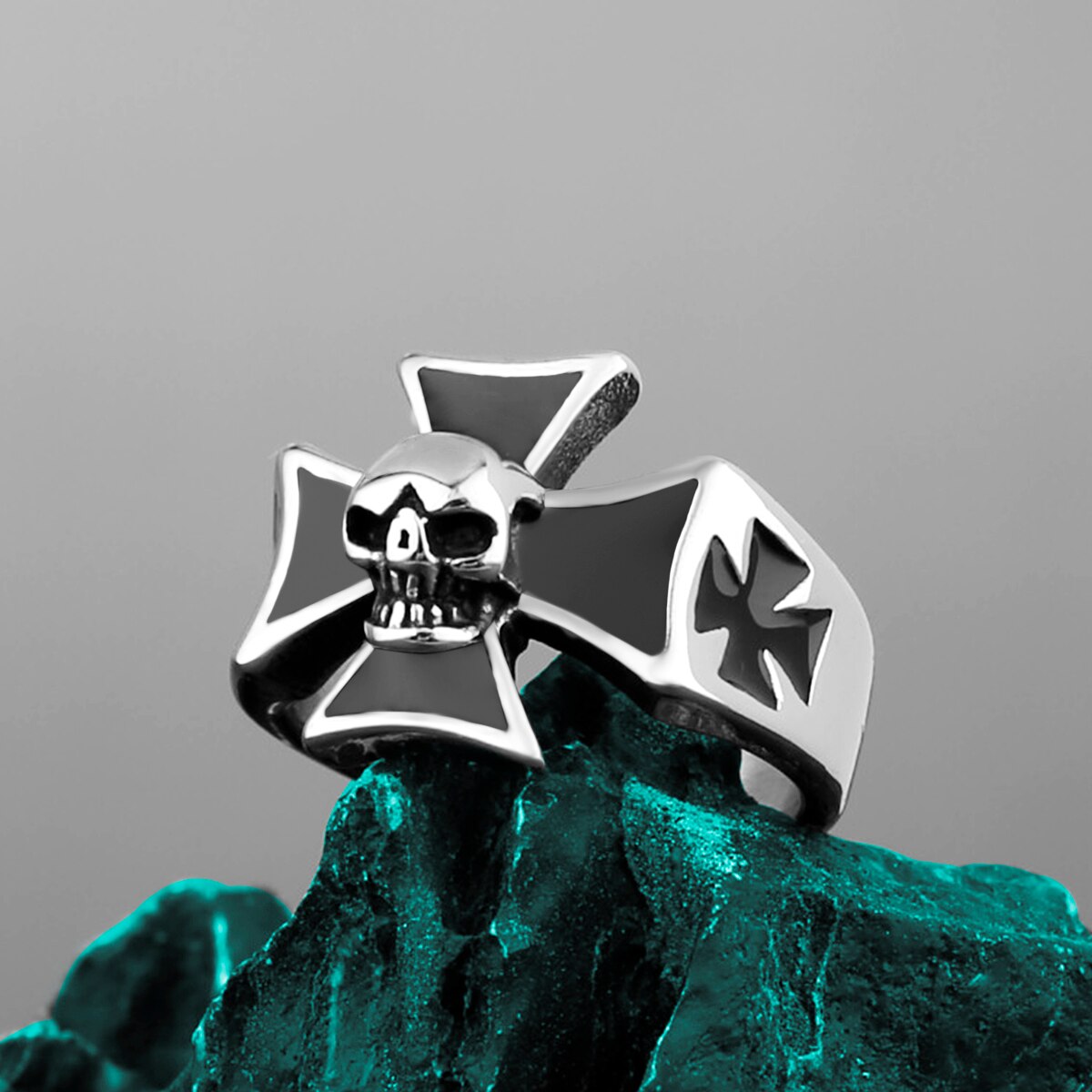 Schwarzkreuz Skull Cross Ring