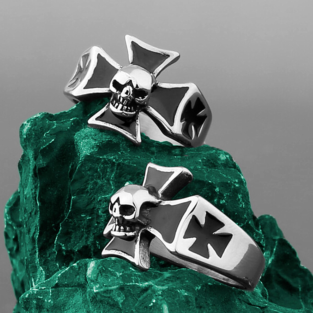 Schwarzkreuz Skull Cross Ring